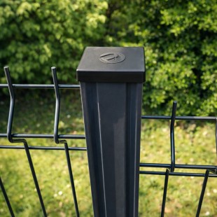 Poteau alu gris RAL 7016 63*57 rainure 46