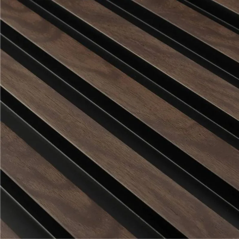 Panneau mural effet tasseau Panelio Hugo Noyer 21*119*2700 mm