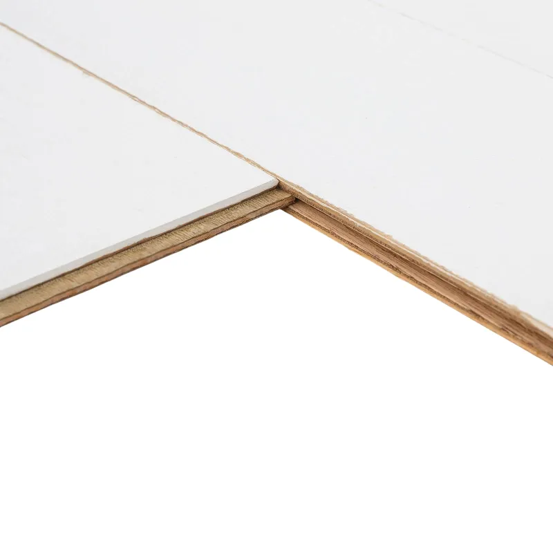 Parquet contrecollé Chêne brossé verni peint blanc 14/3*150*600 à 1800 mm