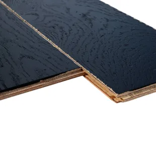 Parquet contrecollé Chêne brossé verni peint noir 14/3*150*600 à 1800 mm