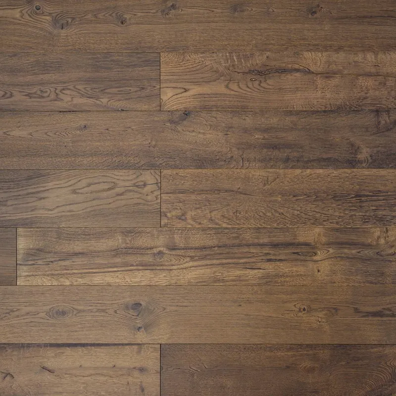 Parquet contrecollé Intenso huilé brun torréfié brossé 15/4*190*680-1900 mm