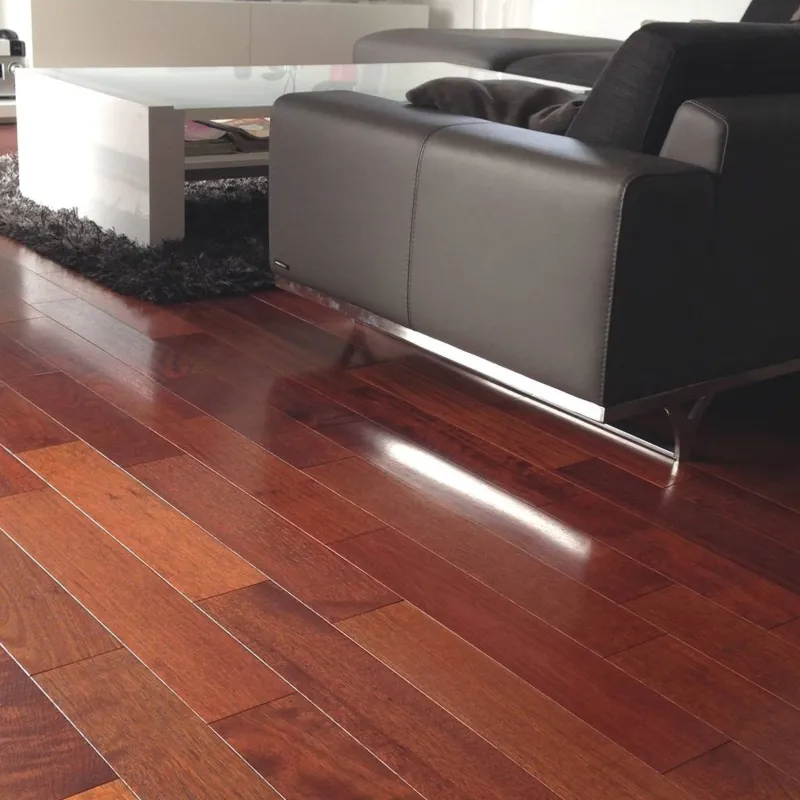 Parquet massif Merbau verni 4 chanfreins 15*120*400 à 1200 mm