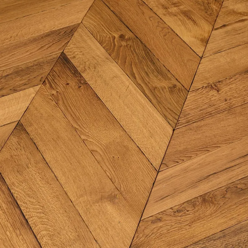 Parquet contrecollé Point Hongrie Voluto huilé torréfié 4ch 15/4*120*600/720 mm