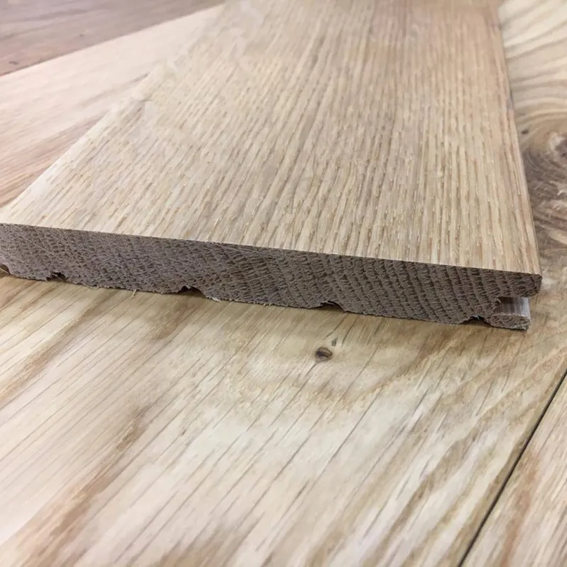Parquet massif Chêne avec chanfreins 15*125*300 à 1200/1400 mm