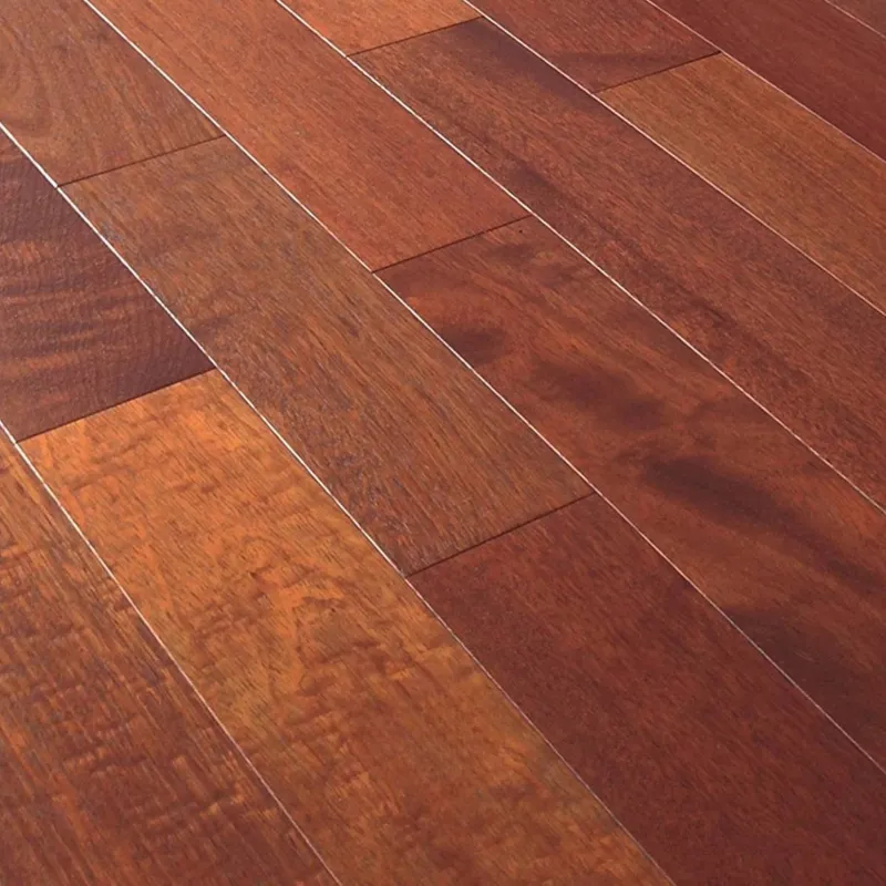 Parquet massif Merbau verni 4 chanfreins 15*120*400 à 1200 mm