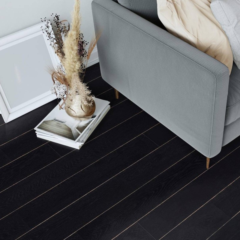 Parquet contrecollé Chêne brossé verni peint noir 14/3*150*600 à 1800 mm