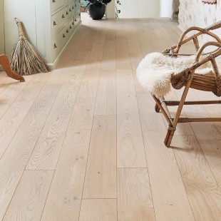 Saphir verni Parquet contrecollé Chêne clic 4ch HDF