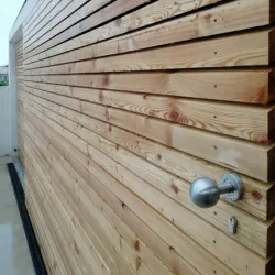 Bardage claire-voie Douglas naturel 21*70 biaise